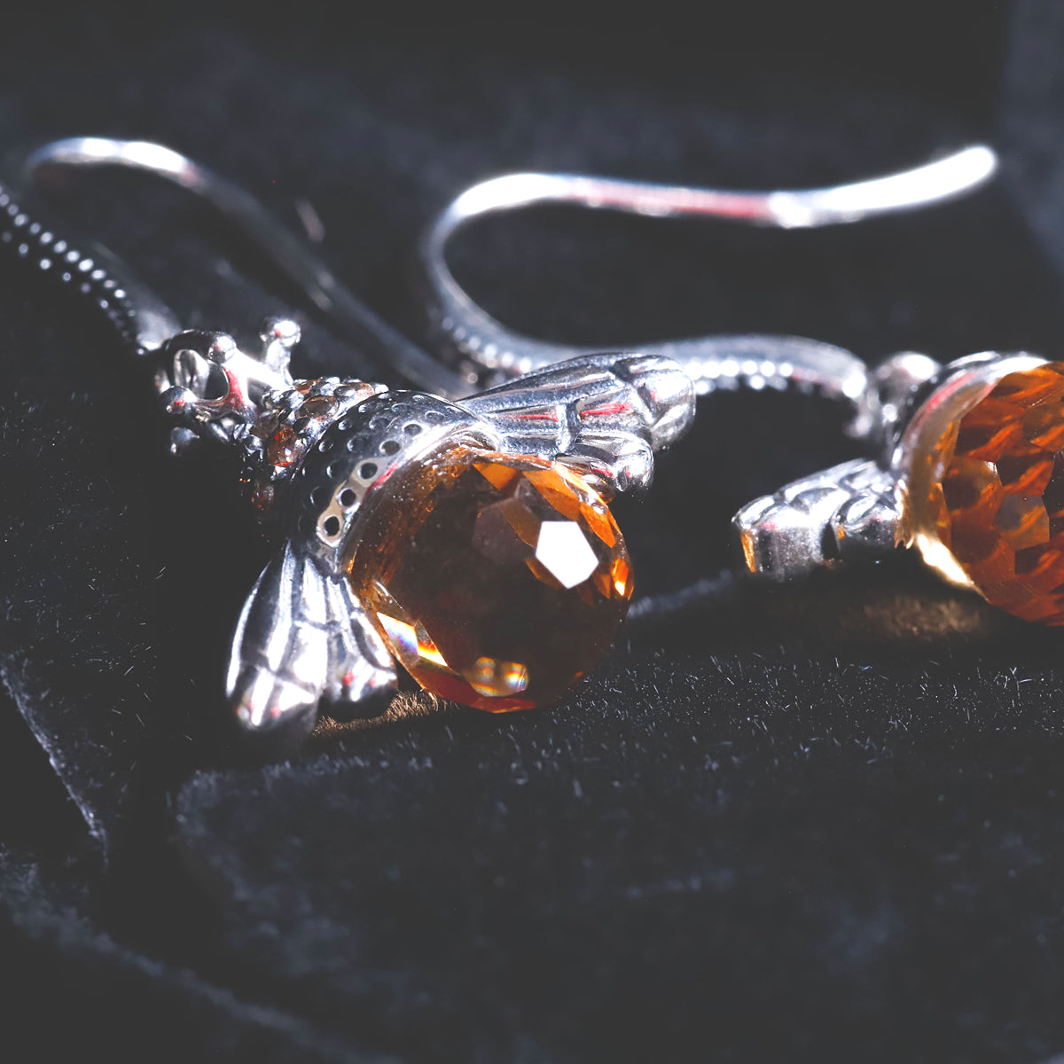 Unlocked 65% OFF - Queen Bee Jewelry Set – Elegant Bee Necklace, Bracelet and Earrings (RING NOT INCLUDED)