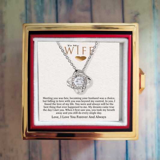 Rotating rose gift box with necklace "to my wife" gift,